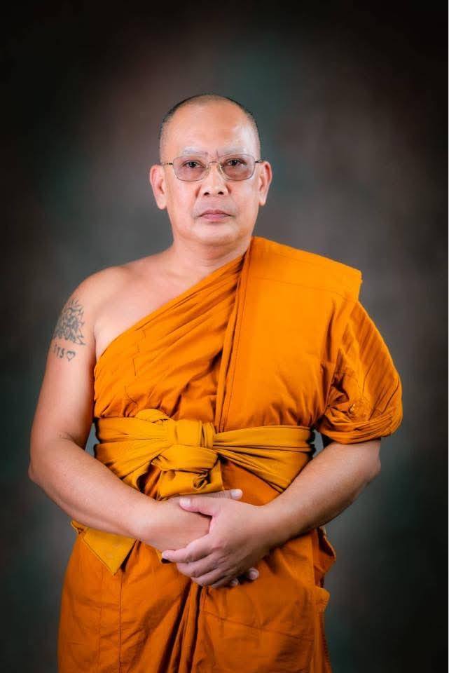 โรงเรียนบ้านหนองคูณ ขอกราบอนุโมทนาสาธุ พระครูวิสาลสุวรรณคุณ พระชาตรี วิสารโท เจ้าอาวาสวัดไทรทอง บ้านหนองคูณ มอบบริจาคน้ำดื่มจำนวน 18 แพ็ค ให้นักเรียนใช้ในกิจกรรมต่างๆของโรงเรียนบ้านหนองคูณ กราบอนุโมทนาสาธุบุญครับ