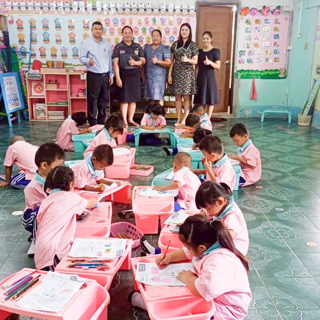 วันที่ 30 มิถุนายน 2569 การดำเนินการสร้างโรงเรียนชุมชนแห่งการเรียนรู้(SLC : School as Learning Community) ปีงบประมาณ 2569 ครั้งที่ 3 สร้างความมั่นใจในคุณภาพการจัดการศึกษาของโรงเรียนบ้านหนองคูณ. นำโดย ผอ.สรรเสริญ กลิ่นพูน ครููอุลัยพร หินซุย ครูปณิตา ศรีสุไชย และครูสุภาณี อันโน เข้าสังเกตและสะท้อนผลการจัดประสบการณ์ ชัั้นอนุบาล 2 สอนโดย คุณครูแสงดาว วงละคร​ Model Teacher
