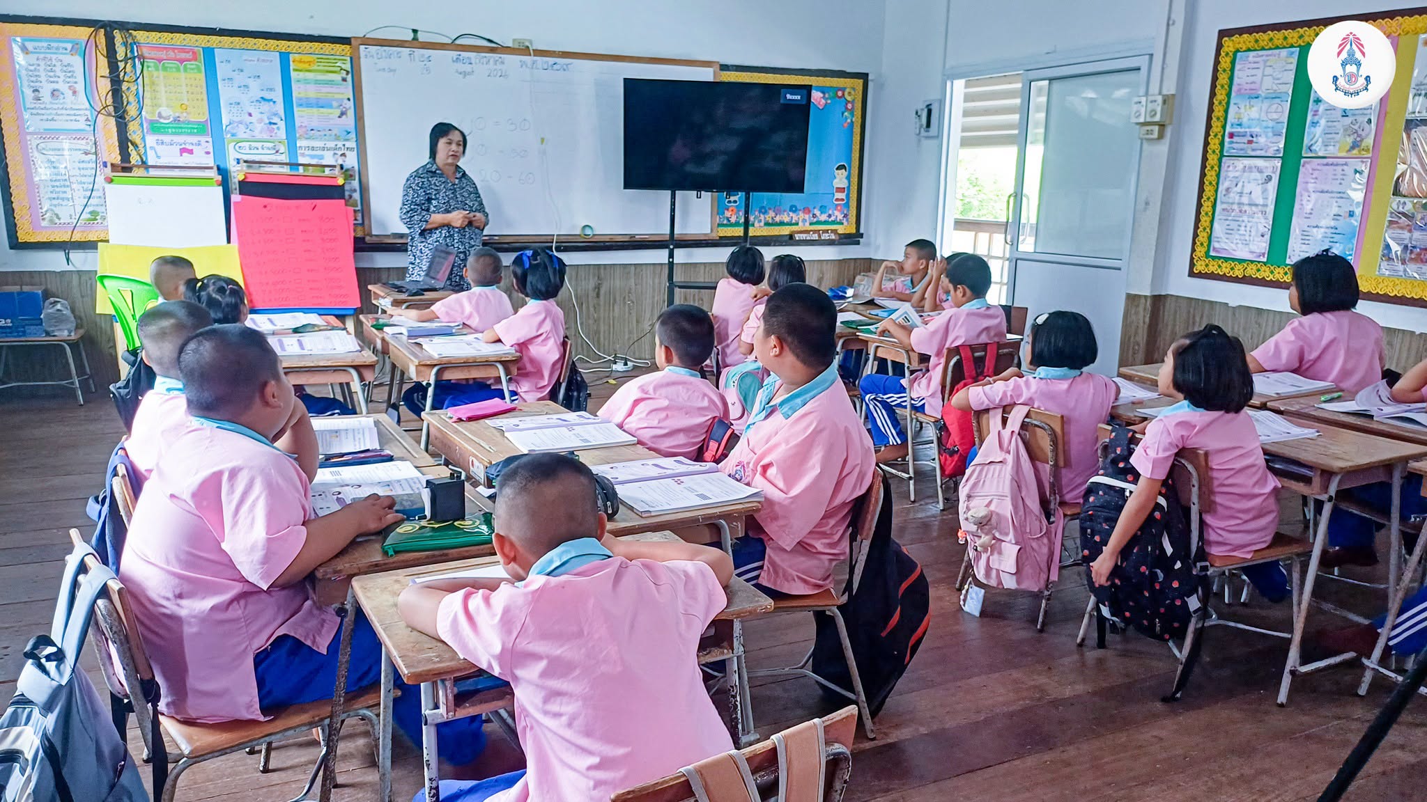 วันที่ 25 สิงหาคม 2569 การดำเนินการสร้างโรงเรียนชุมชนแห่งการเรียนรู้(SLC : School as Learning Community) ปีงบประมาณ 2569 ครั้งที่ 3 สร้างความมั่นใจในคุณภาพการจัดการศึกษาของโรงเรียนบ้านหนองคูณ. นำโดย ผอ.สรรเสริญ กลิ่นพูน ครูบุหรัน ไชยงาม ครูศิรินภา ภูกลางและครูสุพิศ เดชศรี เข้าสังเกตและสะท้อนผลการจัดการเรียนรู้ วิชาคณิตศาสตร์ ชั้นประถมศึกษาปีที่ 3 สอนโดย คุณครูหนูเพียร โภชะโน Model Teacher #คุณภาพการจัดการเรียนการสอนในห้องเรียนคือคุณภาพวิชาการ #SLC #เพื่อความเป็นเลิศทางวิชาการ