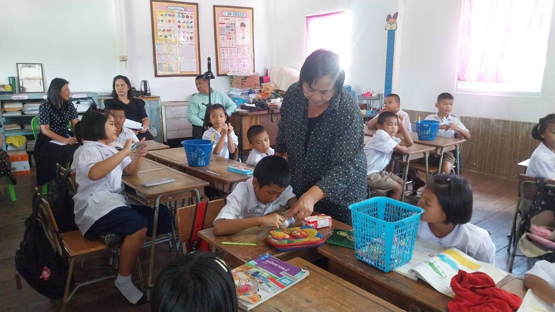 วันที่ 26 สิงหาคม 2569 การดำเนินการสร้างโรงเรียนชุมชนแห่งการเรียนรู้(SLC : School as Learning Community) ปีงบประมาณ 2569 ครั้งที่ 4 สร้างความมั่นใจในคุณภาพการจัดการศึกษาของโรงเรียนบ้านหนองคูณ. นำโดย ผอ.สรรเสริญ กลิ่นพูน ครูบุหรัน ไชยงาม ครูศิรินภา ภูกลางและครูสุพิศ เดชศรี เข้าสังเกตและสะท้อนผลการจัดการเรียนรู้ วิชาคณิตศาสตร์ ชั้นประถมศึกษาปีที่ 3 สอนโดย คุณครูหนูเพียร โภชะโน Model Teacher #คุณภาพการจัดการเรียนการสอนในห้องเรียนคือคุณภาพวิชาการ #SLC #เพื่อความเป็นเลิศทางวิชาการ